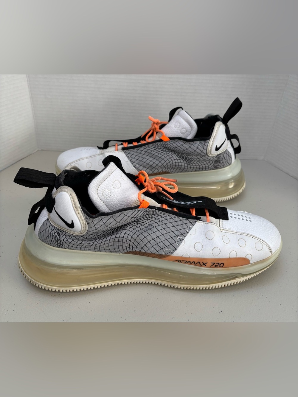 Nike Air Max 720 Men’s Size 12 White Black Orange Gray 2019 Rare AQ430-100 - Picture 3 of 7
